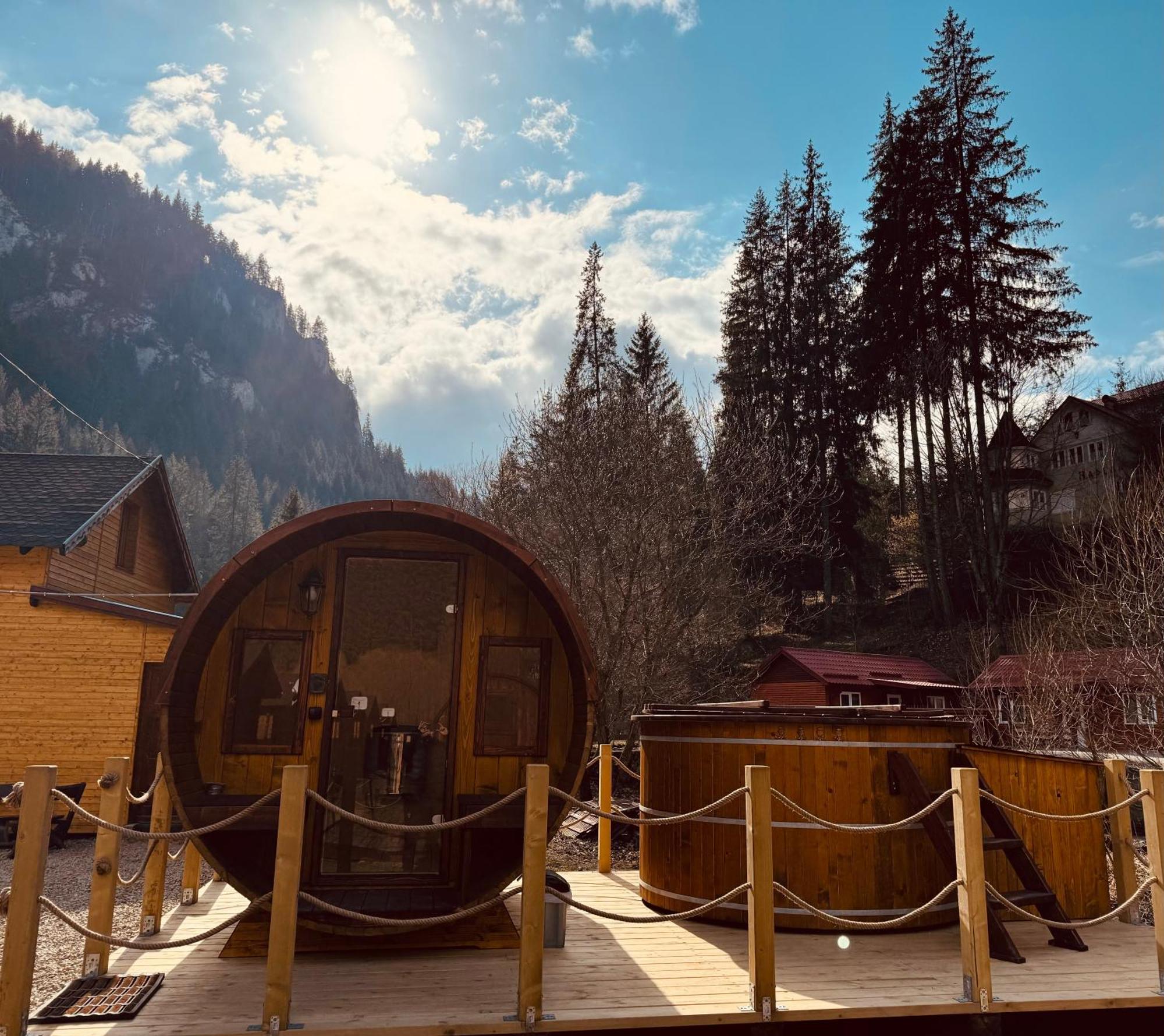 Casutele Suhardul Mic Villa Kızıl Göl Dış mekan fotoğraf