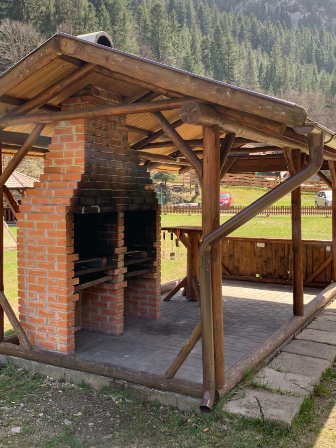 Casutele Suhardul Mic Villa Kızıl Göl Dış mekan fotoğraf